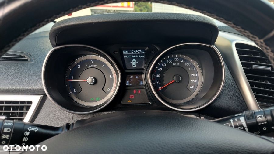 Hyundai i30 1.6 CRDi Fifa World Cup Edition - 20