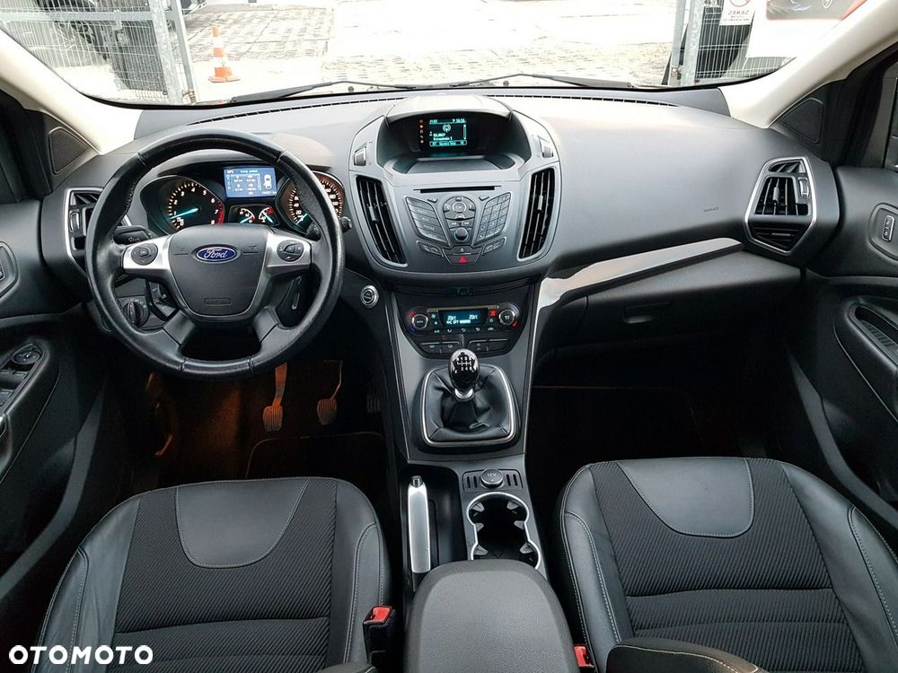Ford Kuga 1.6 EcoBoost 2x4 Titanium - 12