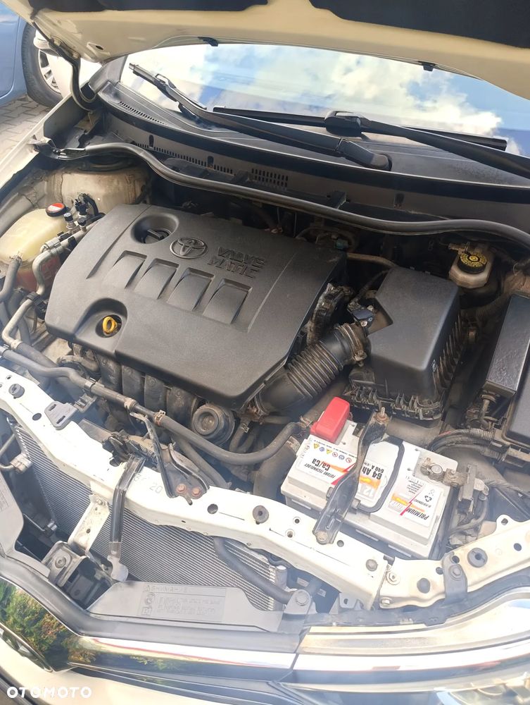 Toyota Auris 1.6 Premium - 12