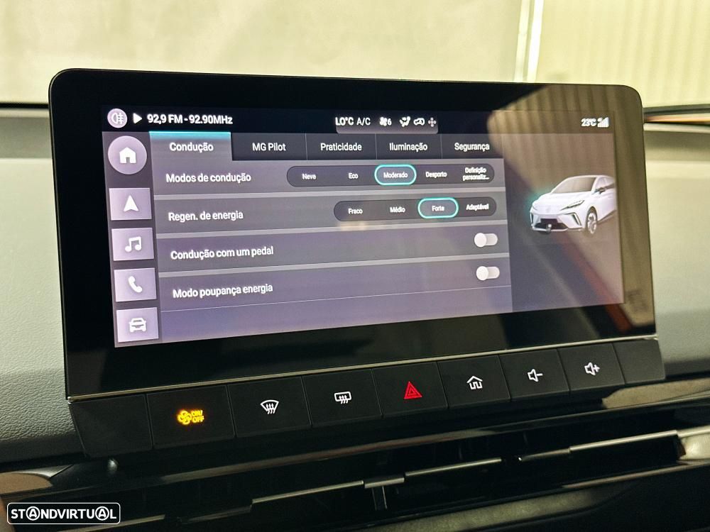 MG MG4 64 kWh Luxury - 53