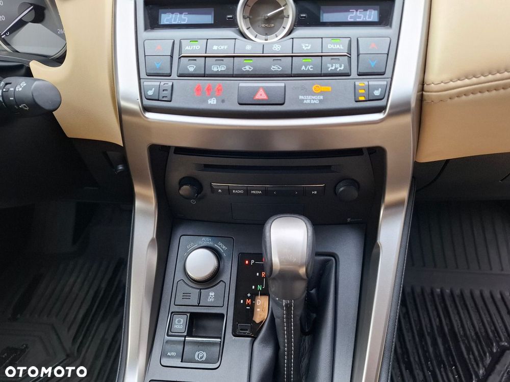 Lexus NX 200t Comfort AWD - 32