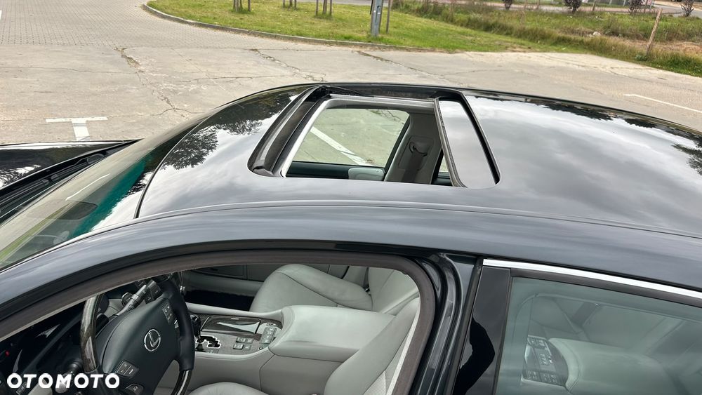 Lexus LS - 36