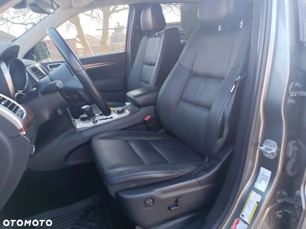 Jeep Grand Cherokee - 12