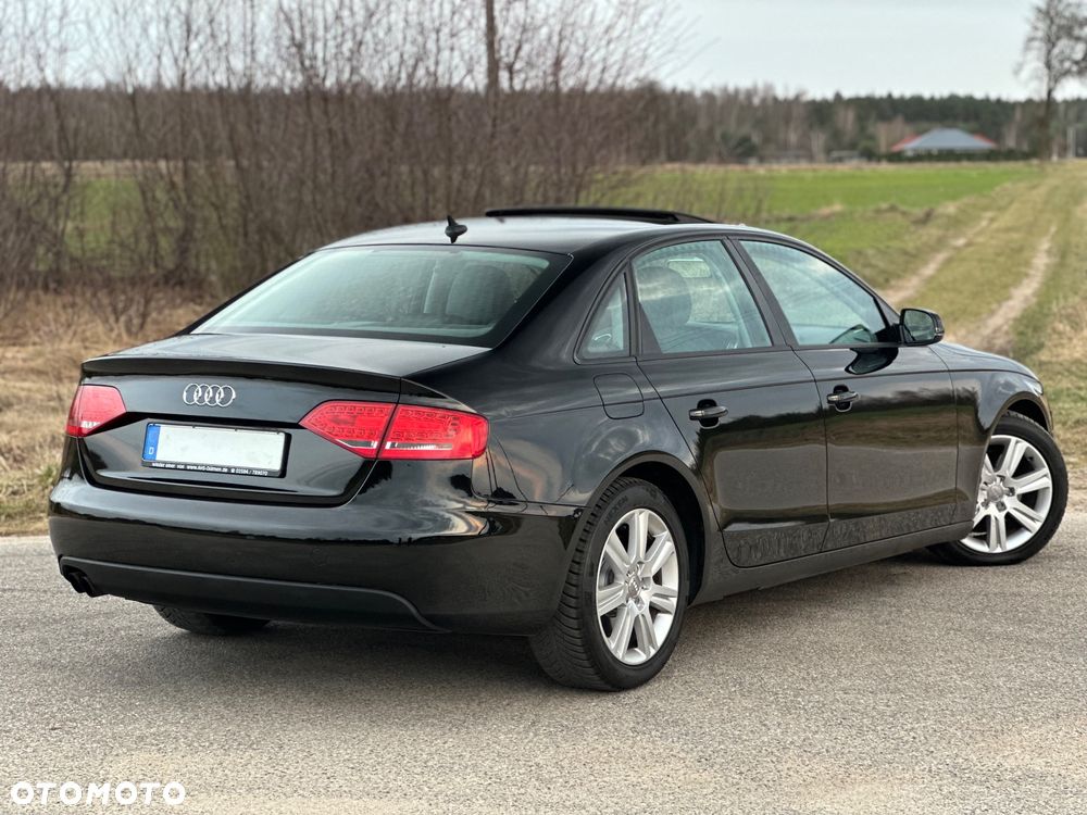 Audi A4 Limousine - 12