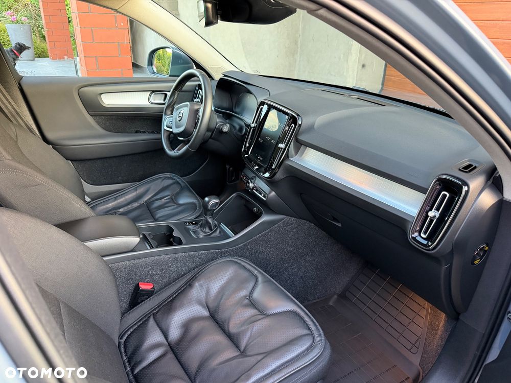 Volvo XC 40 T3 Momentum Pro - 6