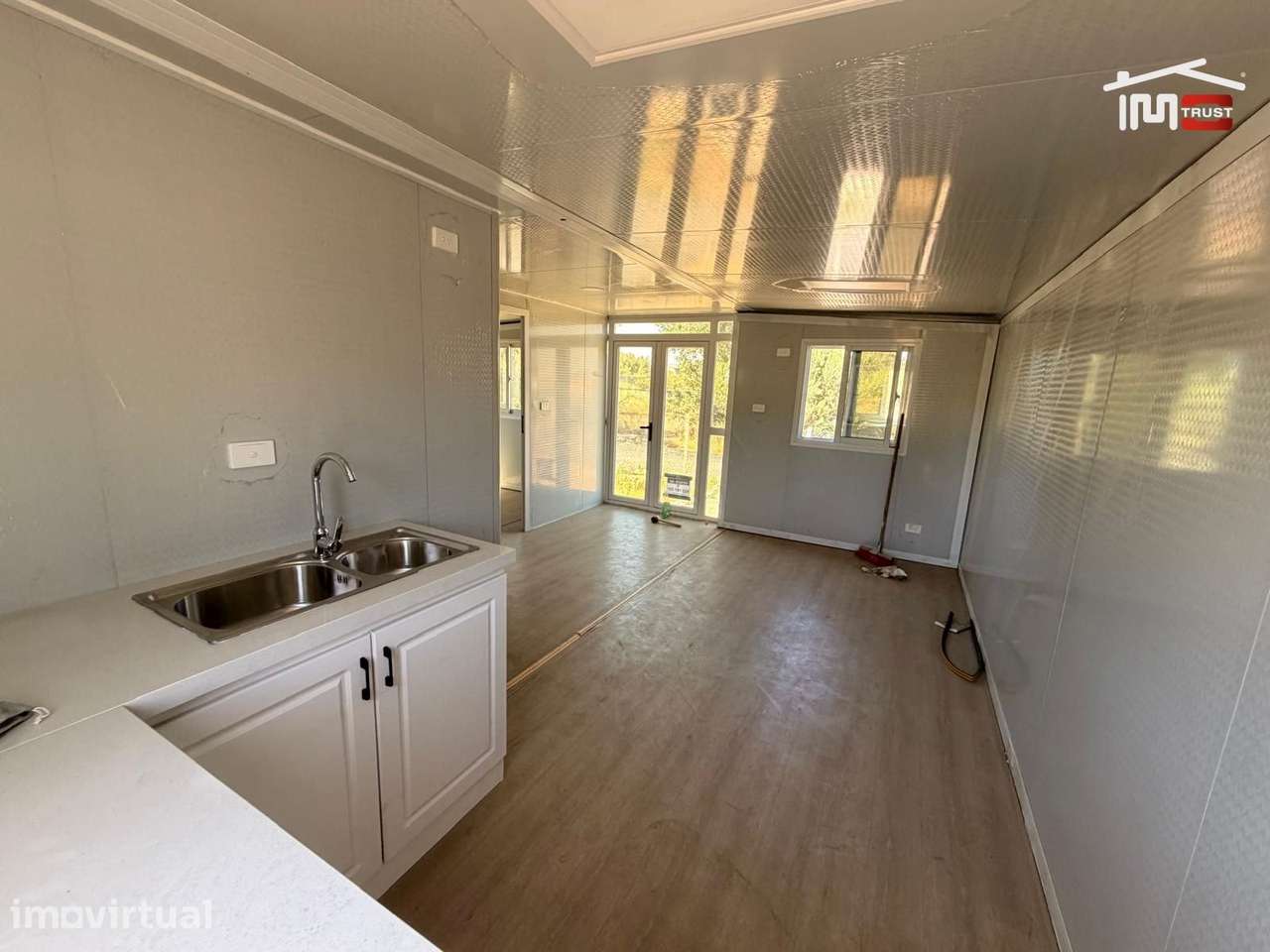 Casa de Contentor T2 em Terreno Urbano na Quinta Nova da Lobateira - Grande imagem: 2/17