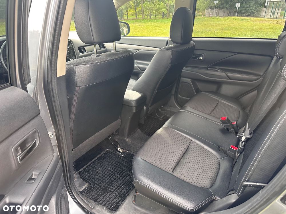 Mitsubishi Outlander 2.2 DID Intense - 13