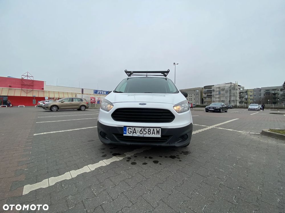 Ford Transit Courier - 23