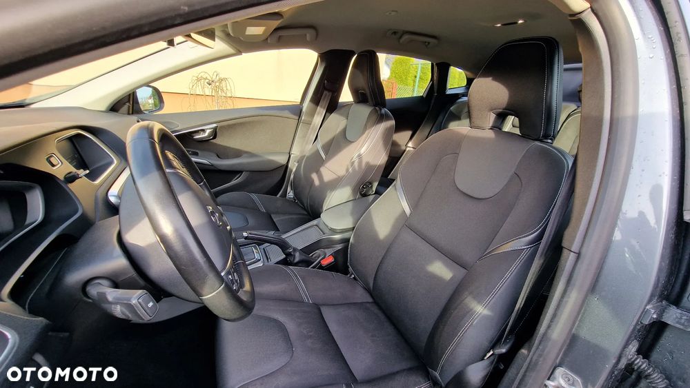 Volvo V40 D2 Geartronic Momentum - 20