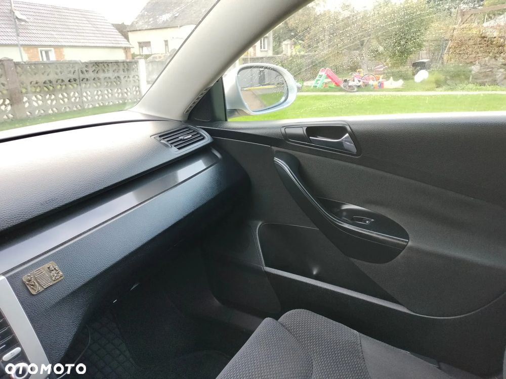 Volkswagen Passat - 18