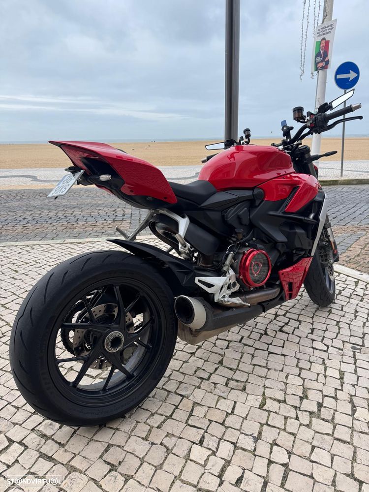 Ducati Streetfighter V2 - 2