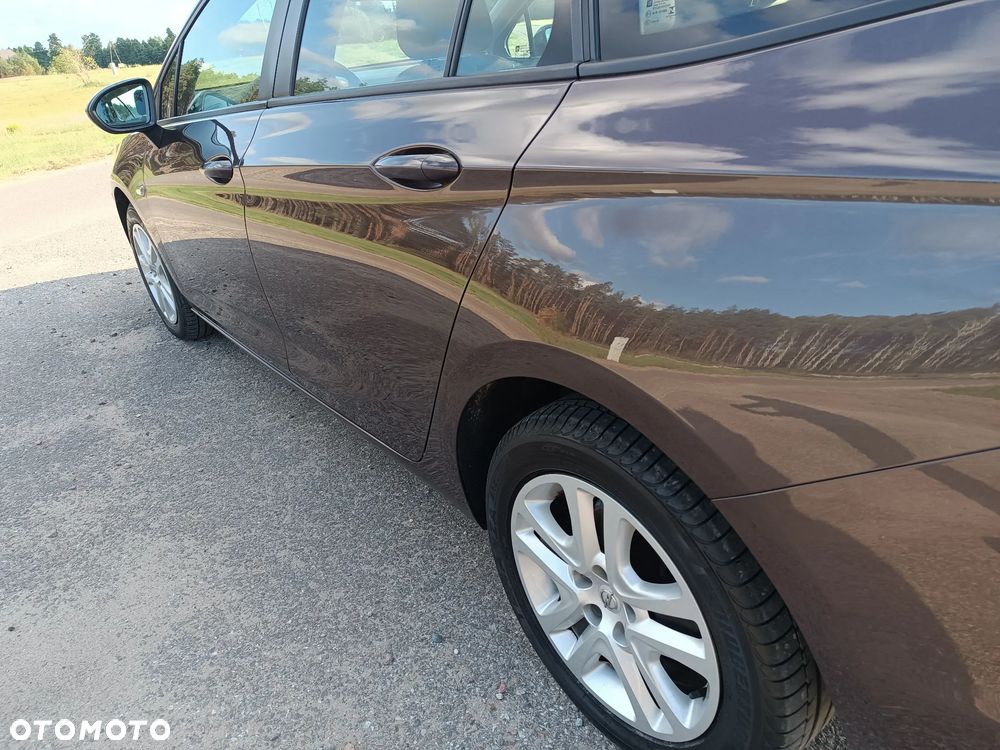 Opel Astra 1.6 D (CDTI) Start/Stop Dynamic - 14