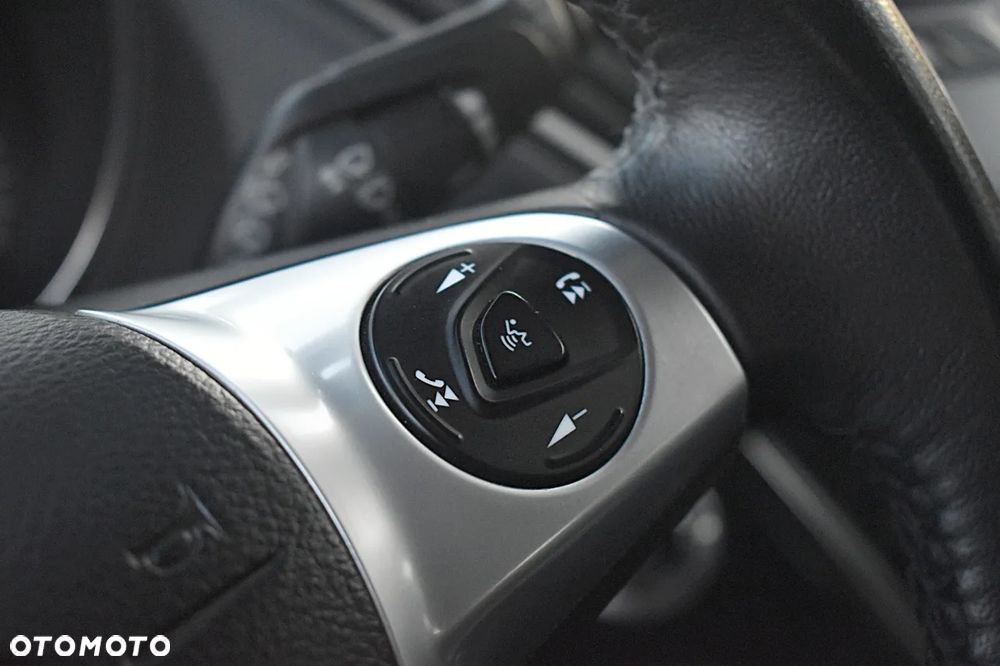 Ford Kuga 2.0 TDCi 2x4 Titanium - 34