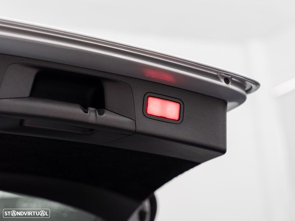 Mercedes-Benz E 300 de AMG Line - 12