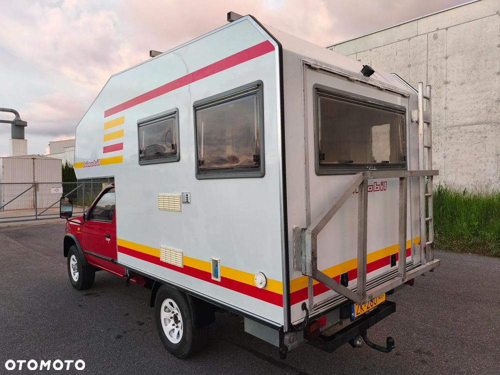 Nissan Pickup - 7