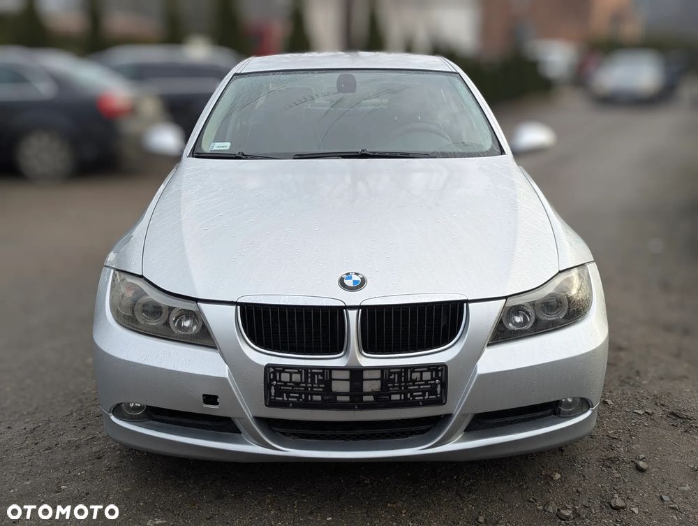 BMW 318D E90 2.0D M47N2 2005 na części - 2