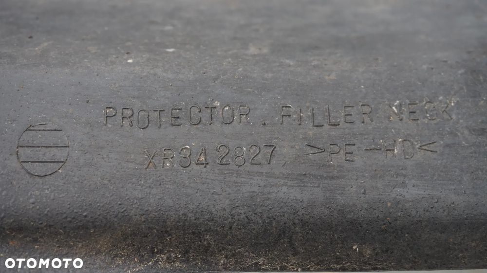 Mitsubishi Pajero IV 5D Long 3.2 DID oslona rury wlewu paliwa XR342827 - 5