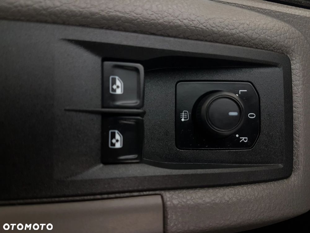 Volkswagen CRAFTER CHŁODNIA MROŹNIA AGREGAT IZOTERMA GRZANIE DŁUGI WYSOKI KLIMA TEMPOMAT - 9