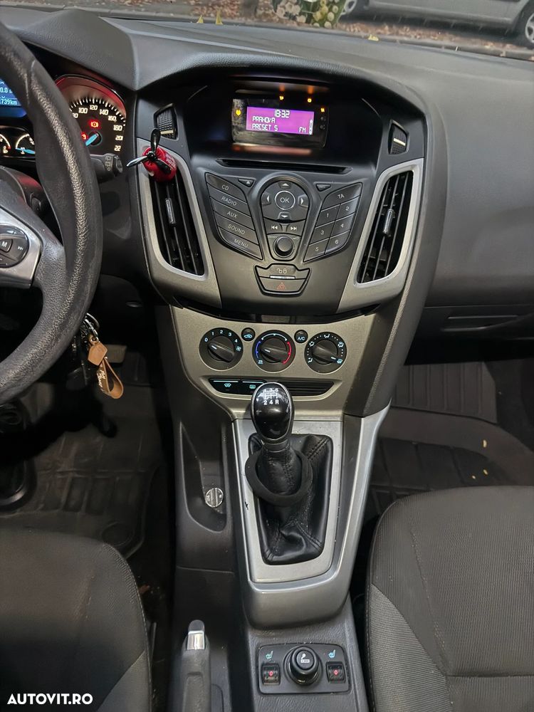 Ford Focus - 8