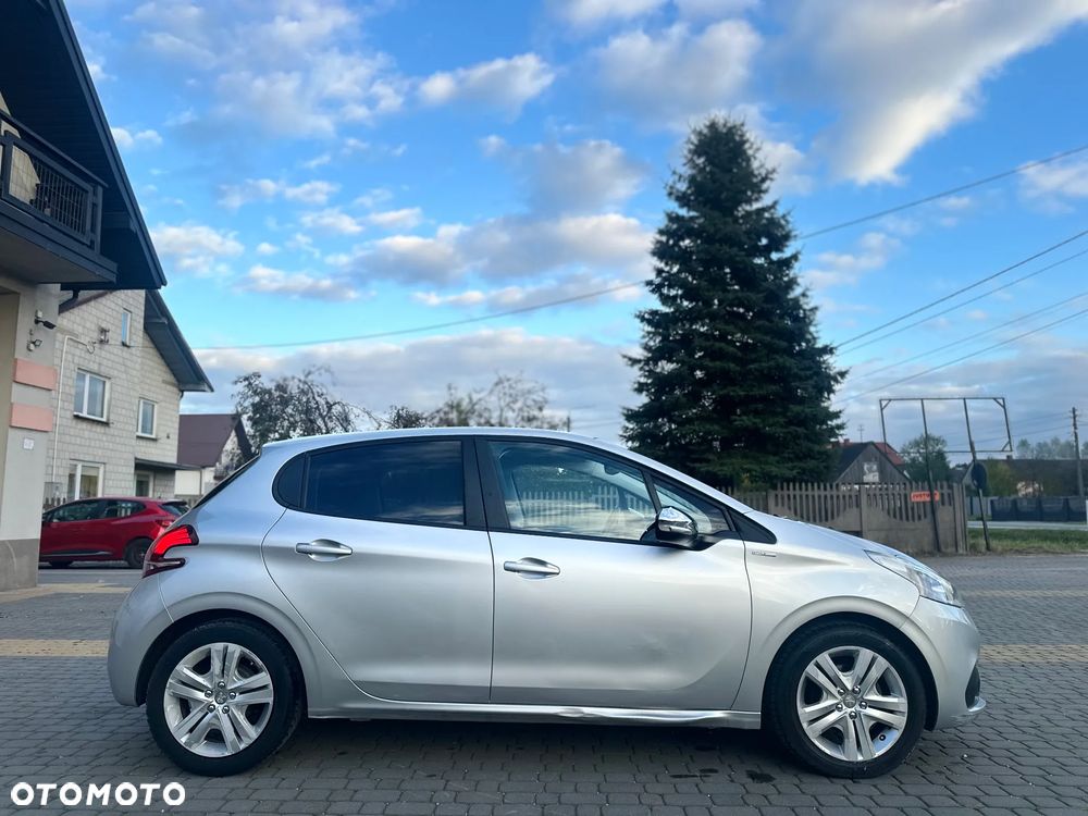 Peugeot 208 - 15