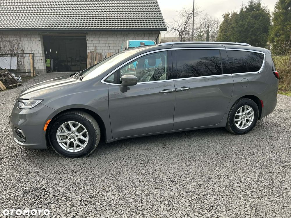 Chrysler Pacifica - 13