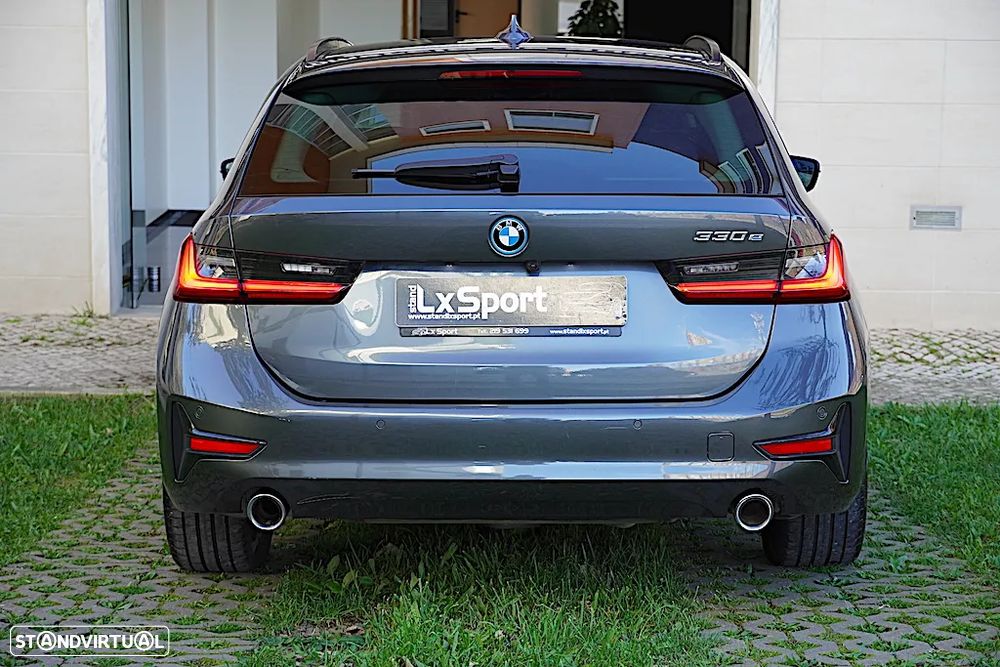 BMW 330 e Auto - 11