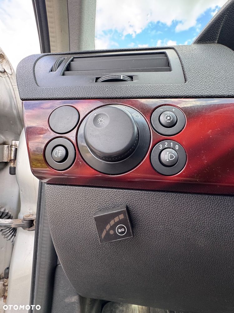 Opel Astra 1.6 Essentia - 14