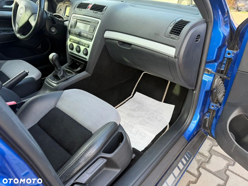 Skoda Octavia 2.0 TDI DPF RS - 6