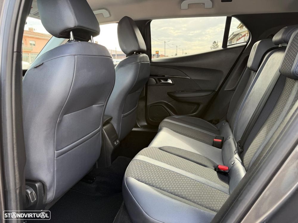 Peugeot 2008 1.5 BlueHDi Allure EAT8 - 11