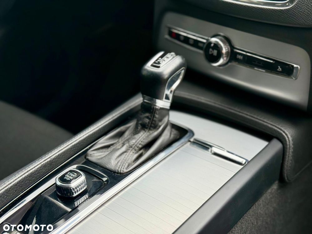 Volvo XC 90 D5 AWD Geartronic Momentum - 13