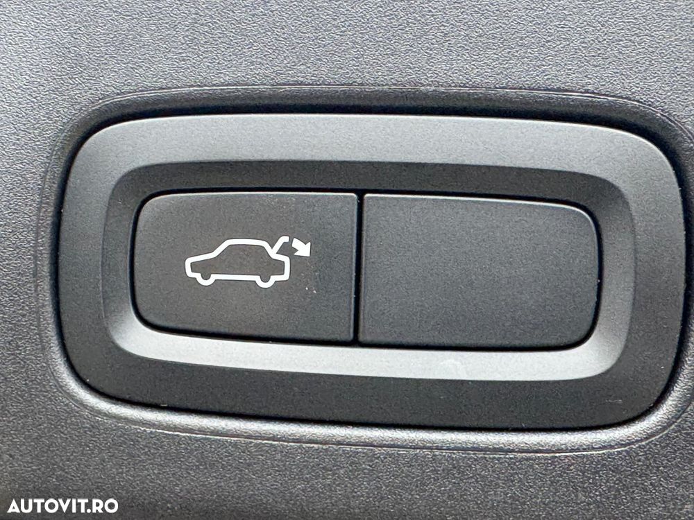 Volvo V90 D5 AWD - 29