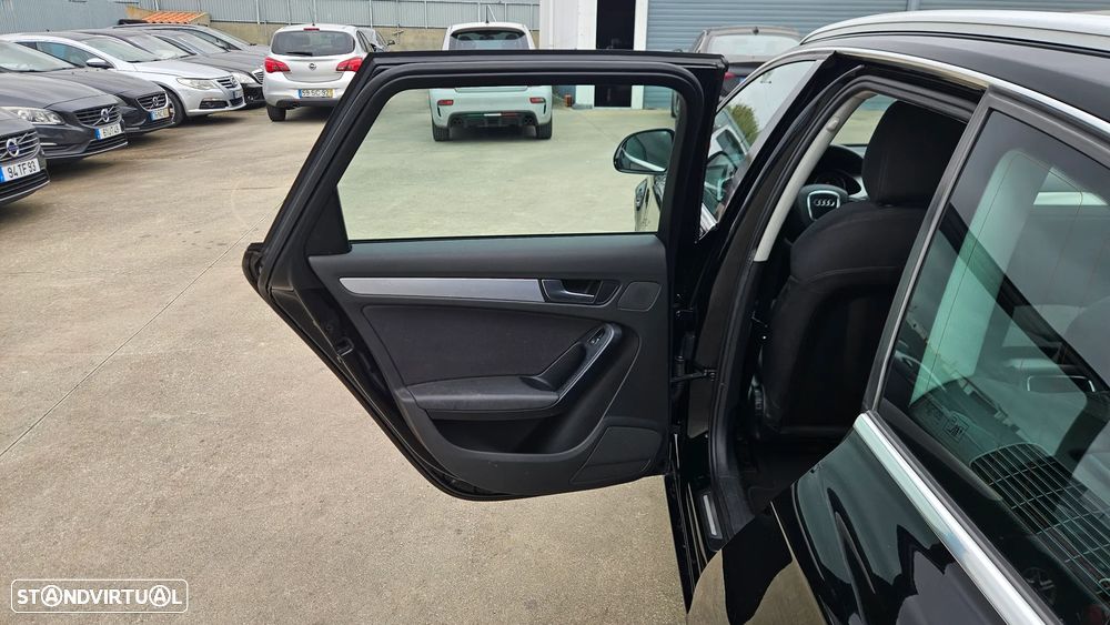 Audi A4 Avant 2.0 TDI DPF S line Sport Pack - 23