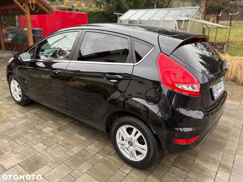 Ford Fiesta 1.6 TDCI Champions Edition - 10