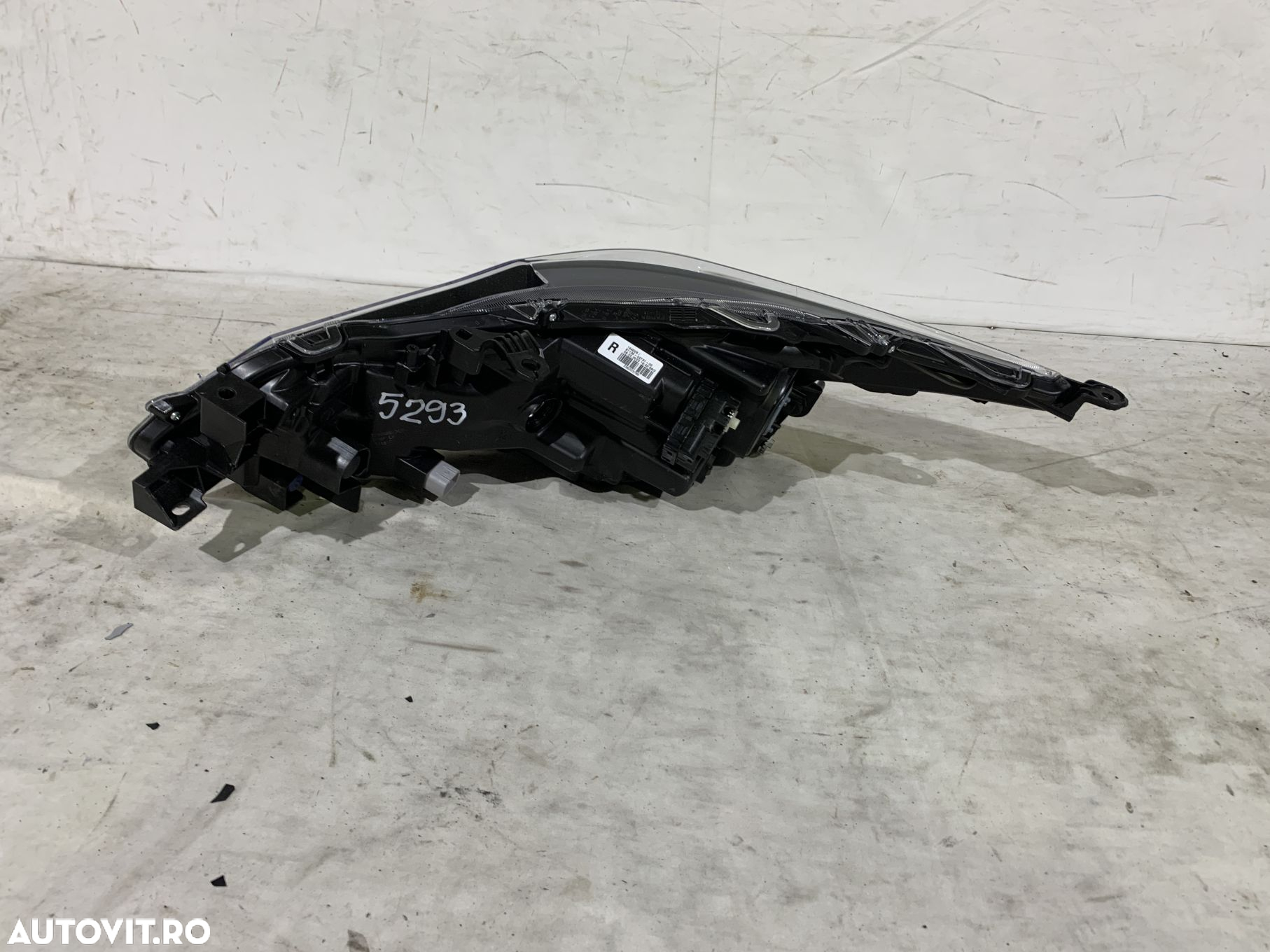 Far dreapta Toyota Corolla, 2019, 2020, 2021, 2022, 2023, cod origine OE 8130-02T31. - 5