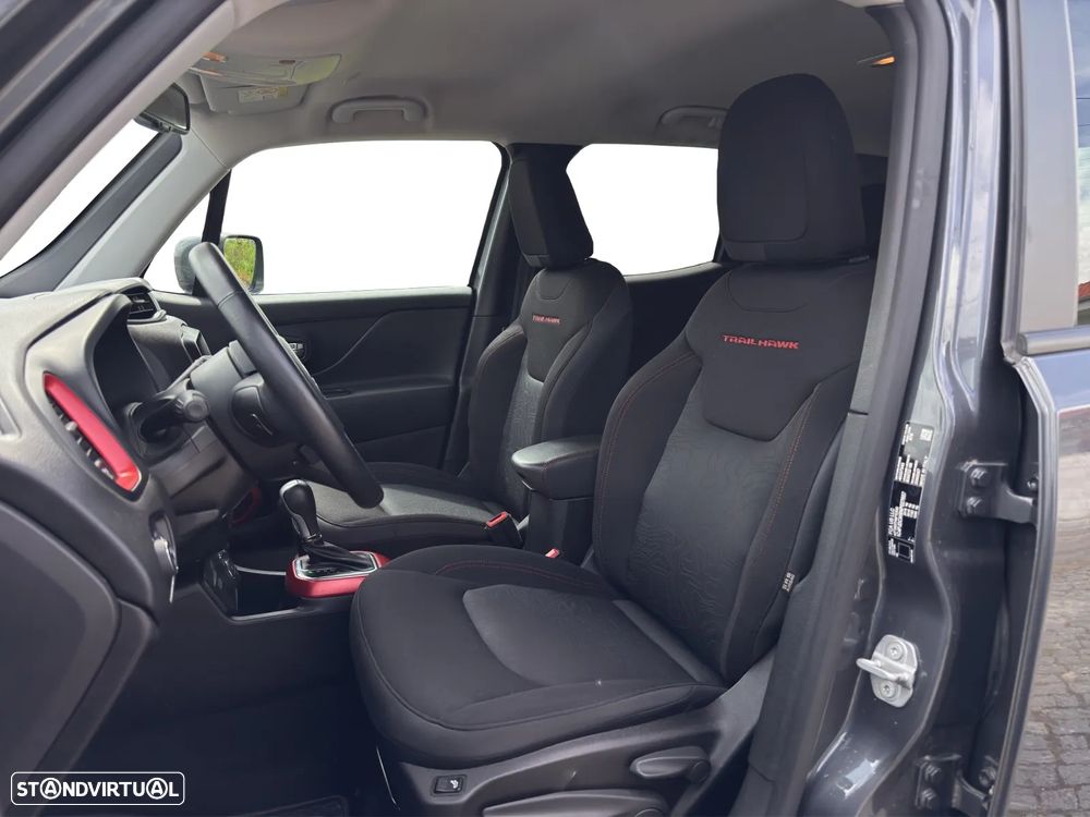 Jeep Renegade 1.3 T-GDI 4xe Auto Trailhawk - 11
