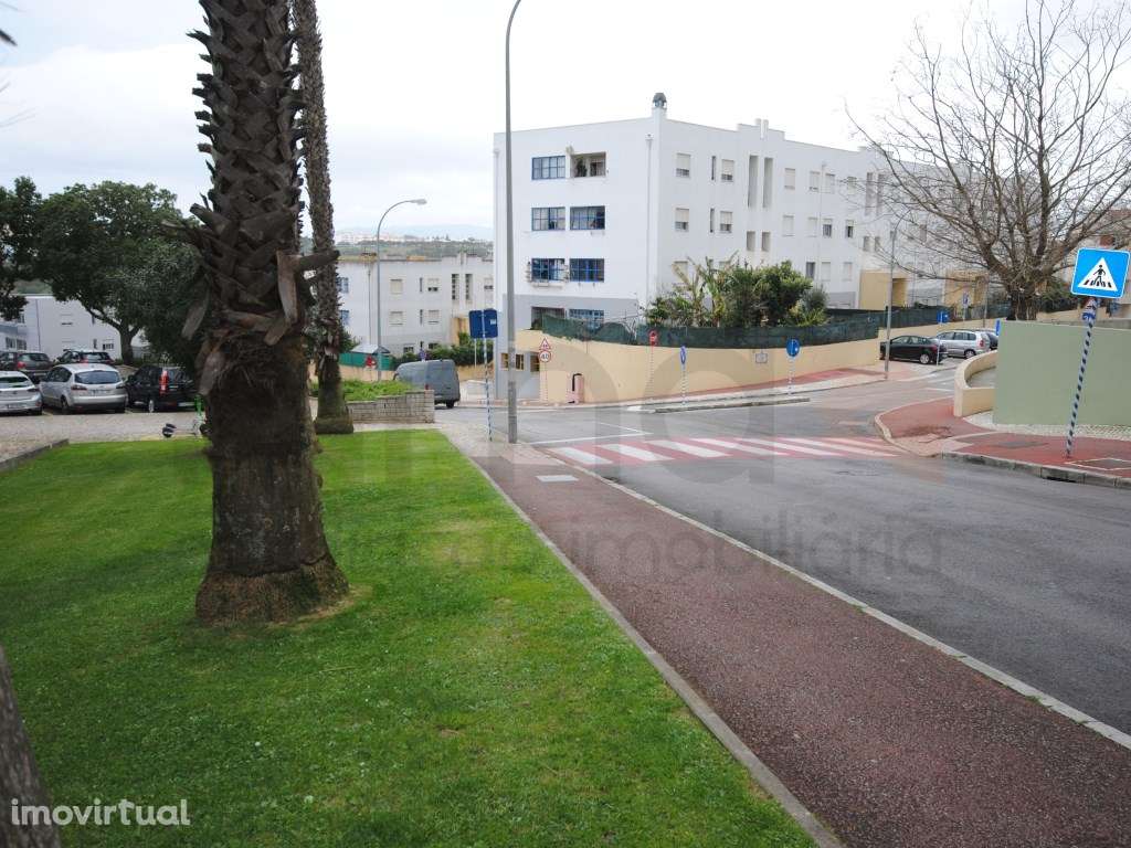 Apartamento T2 para Remodelação Total - Oeiras - Grande imagem: 2/22