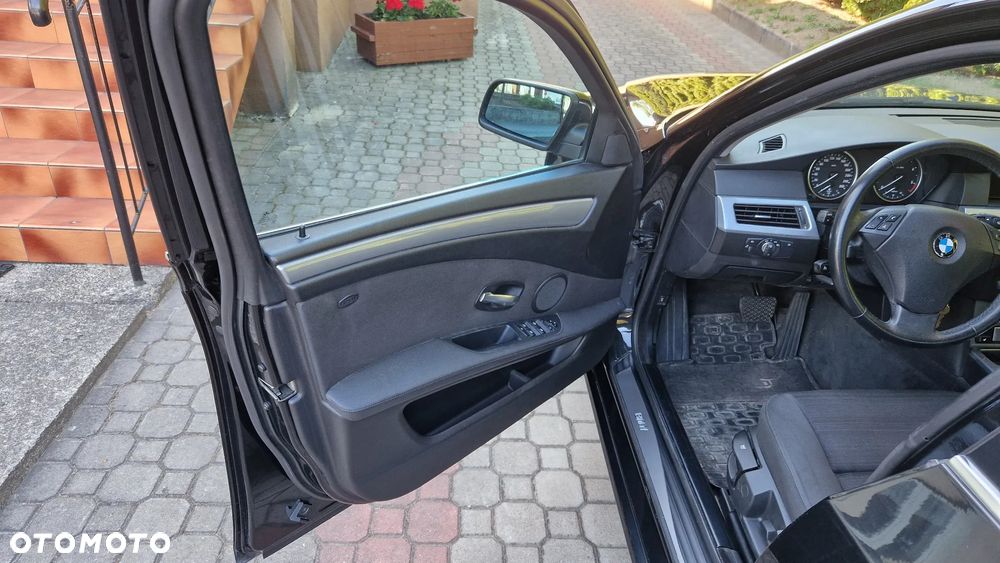 BMW Seria 5 525d - 6