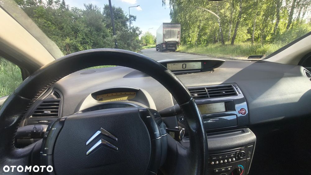 Citroën C4 1.6 16V VTR - 8