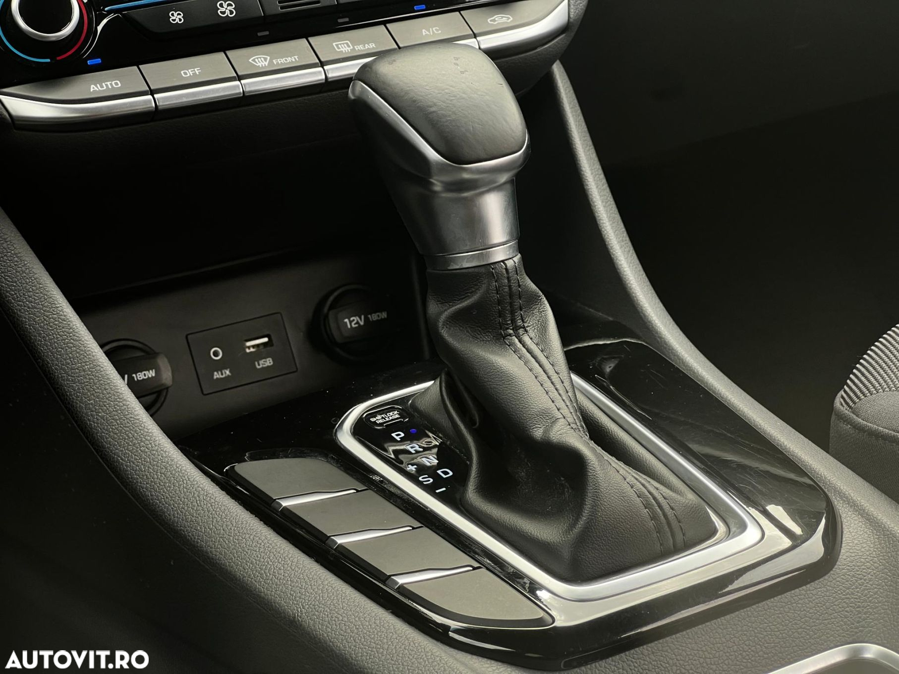 Hyundai IONIQ - 14