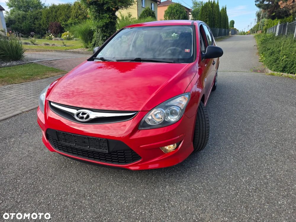 Hyundai i30 1.4 Base + - 15