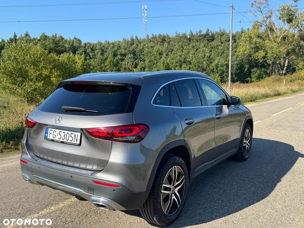 Mercedes-Benz GLA - 4