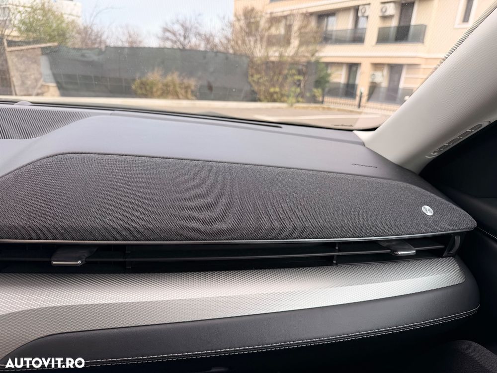 Ford Mustang Mach-E - 14