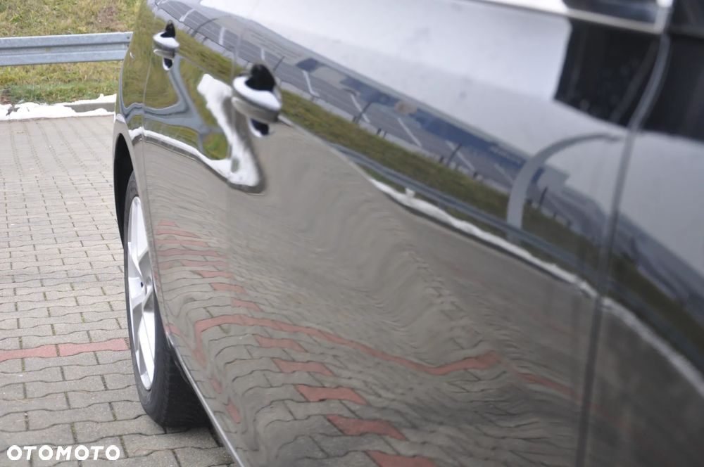 Peugeot 308 BlueHDi 130 EAT8 Black Edition - 17