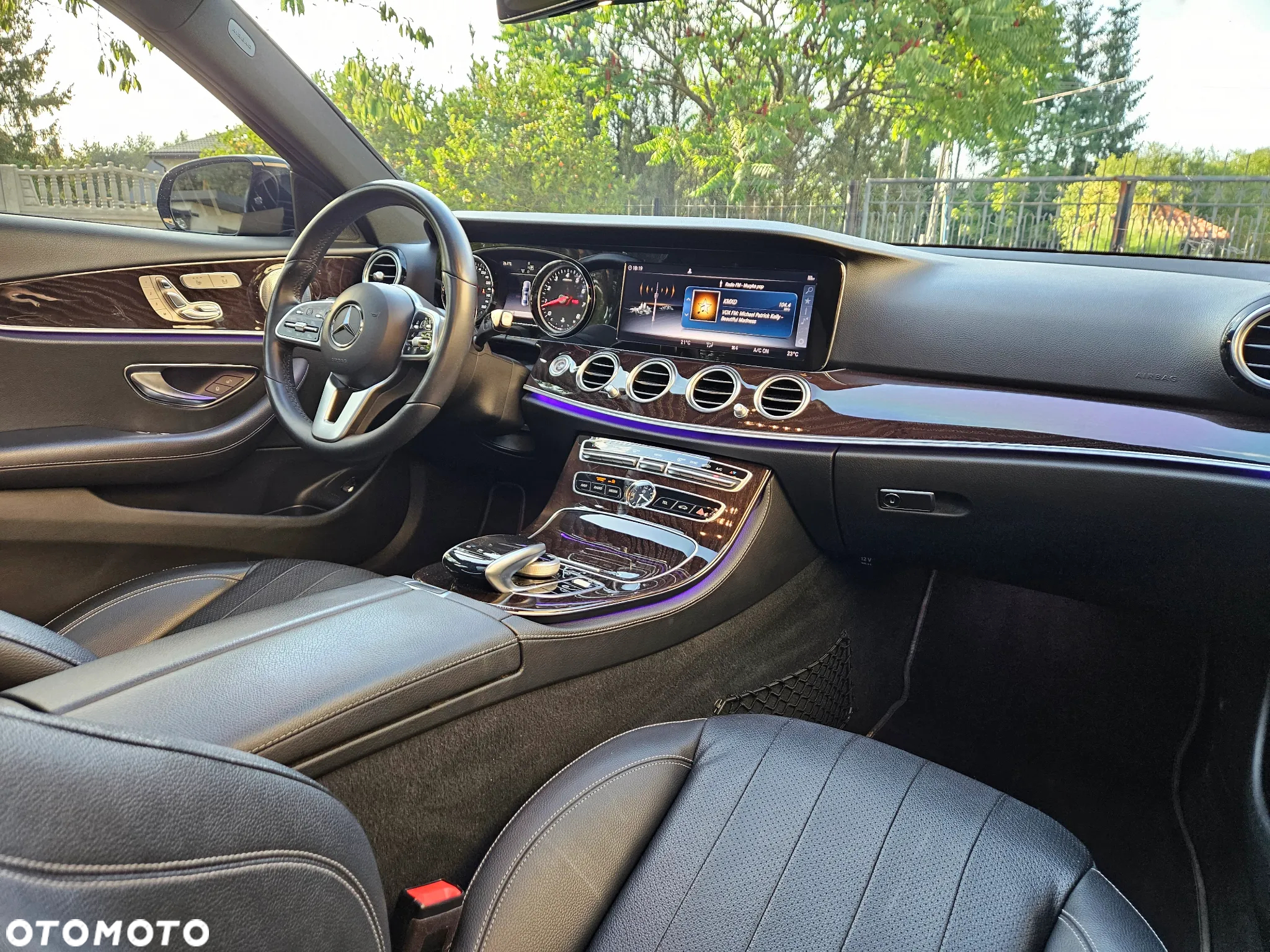 Mercedes-Benz Klasa E 300 9G-TRONIC AMG Line - 16