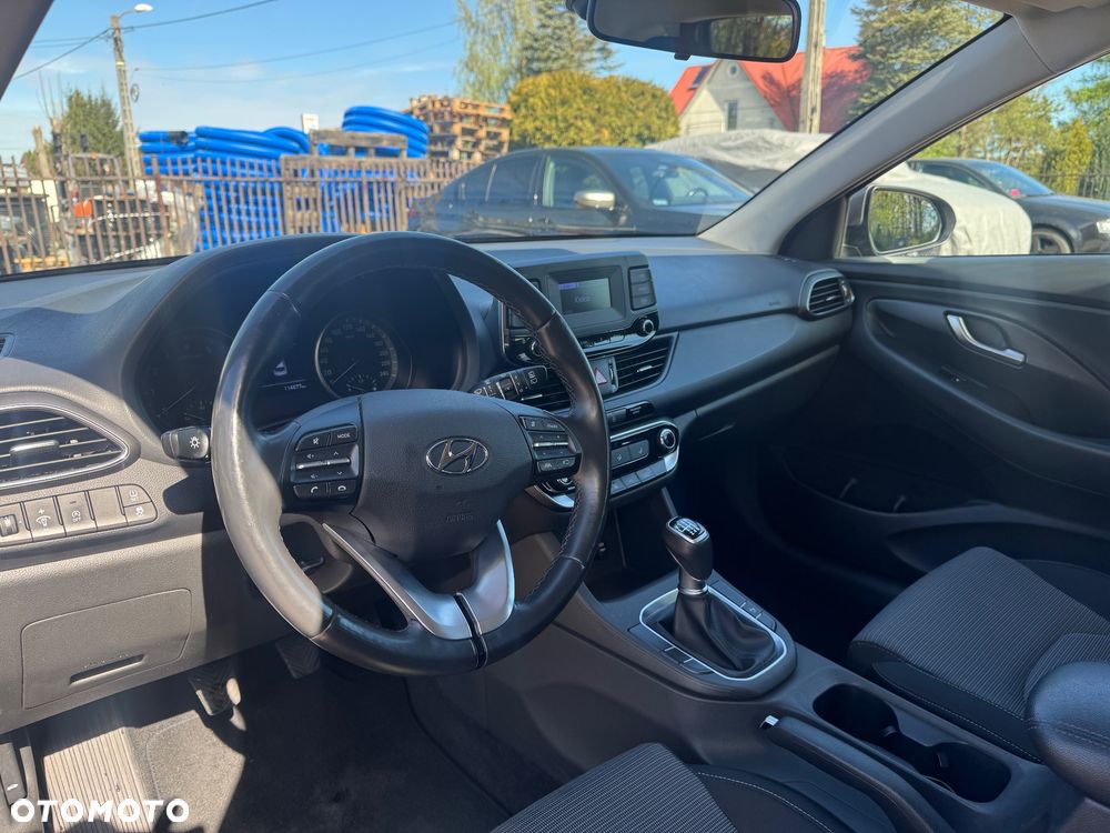 Hyundai i30 1.5 DPI Classic + - 11