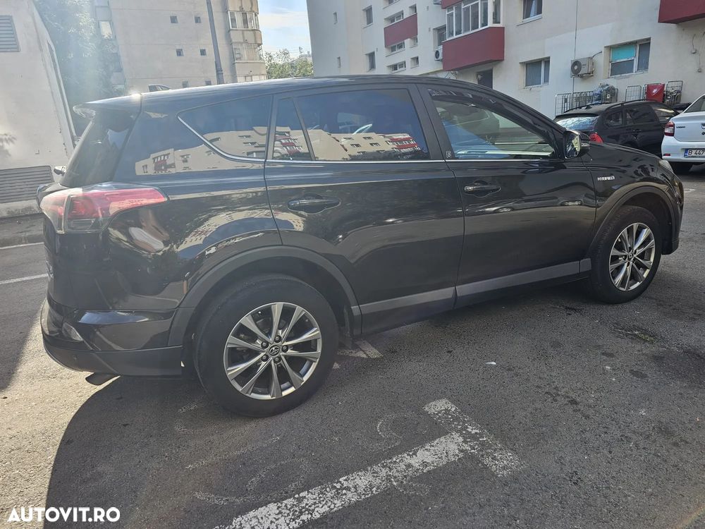 Toyota RAV4 - 10