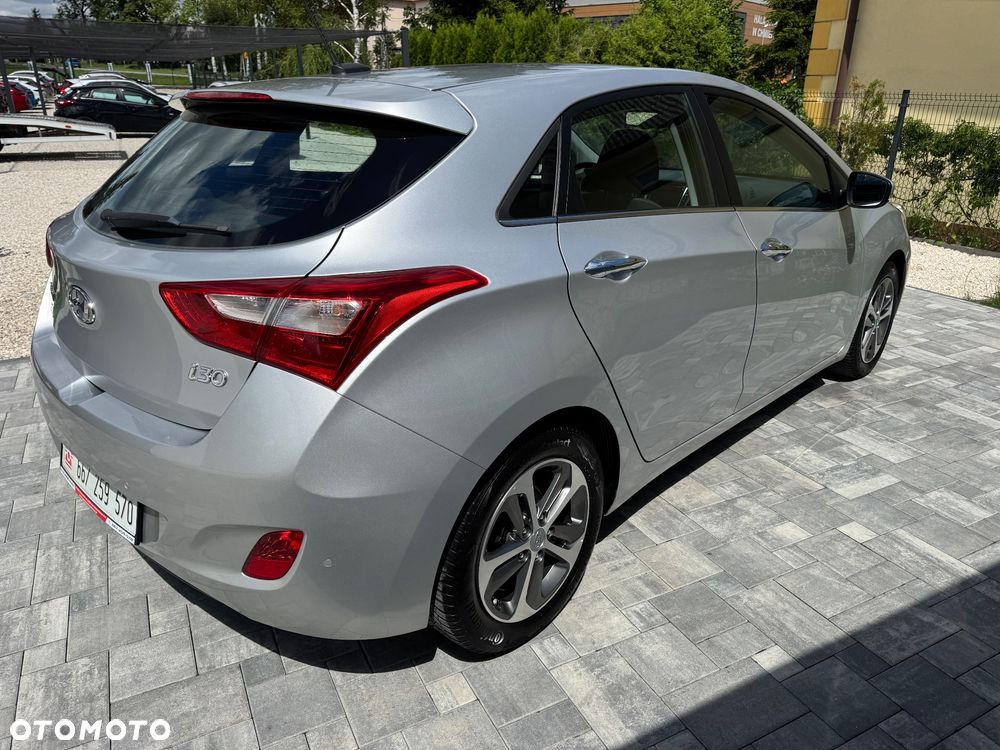 Hyundai i30 1.4 BlueDrive Go - 8