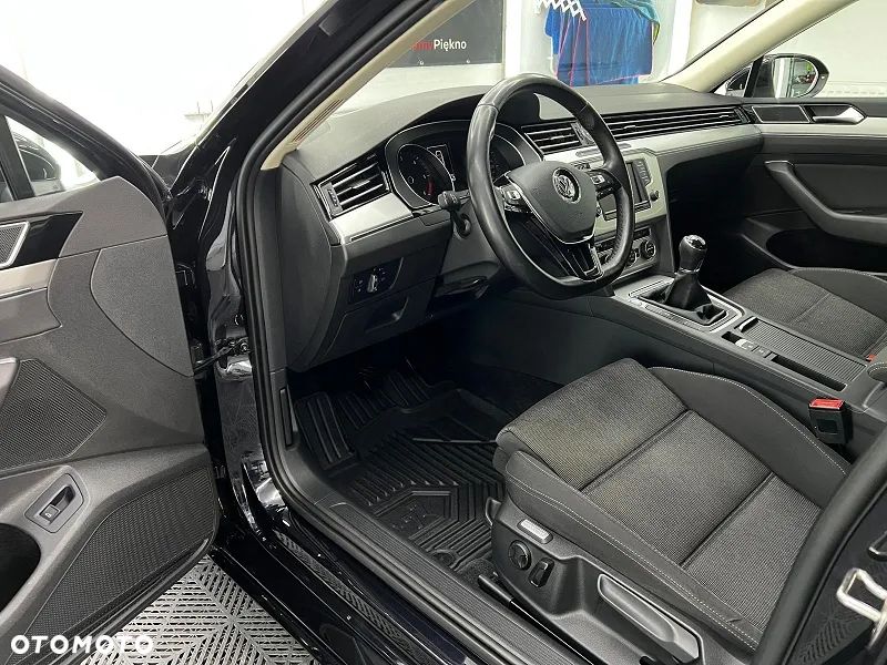 Volkswagen Passat 1.6 TDI (BlueMotion Technology) Comfortline - 18