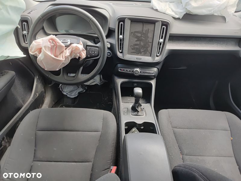 Volvo XC 40 - 22