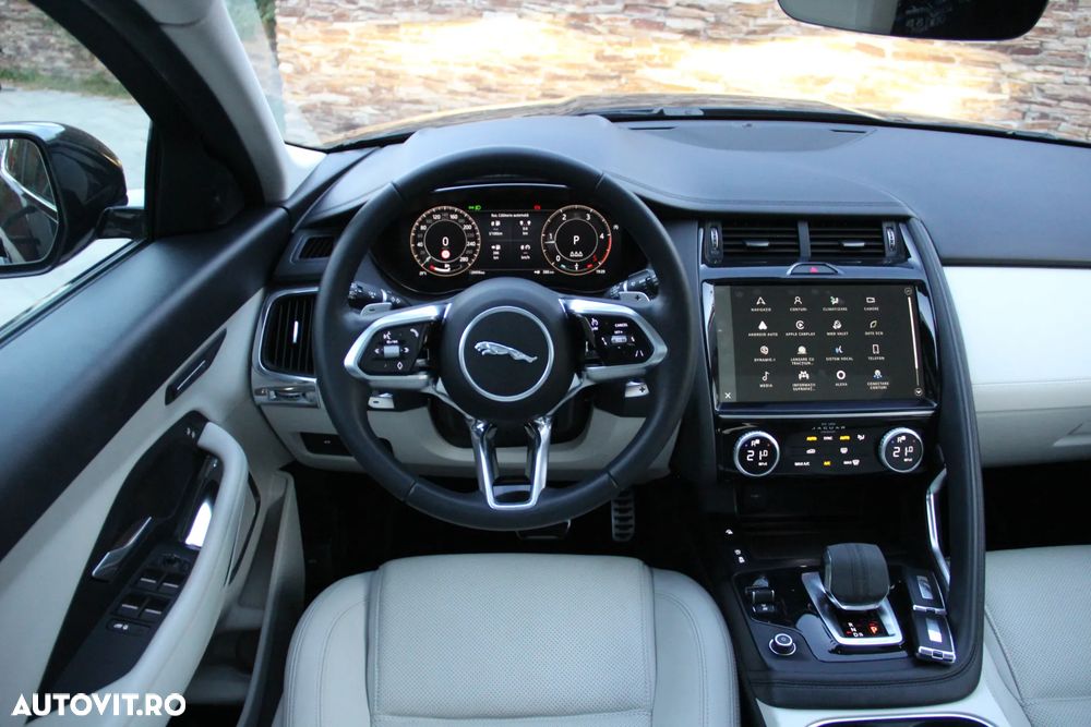 Jaguar E-Pace - 30